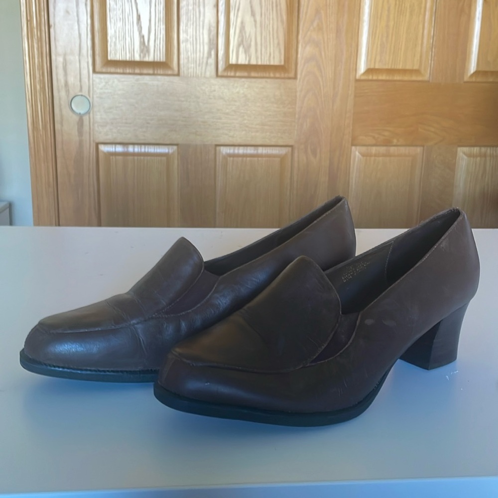 Brown Size 8 1/2 W Brand new not worn